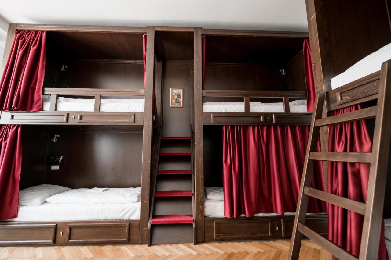 Vienna Boutique - Premium Hostel Екстер'єр фото